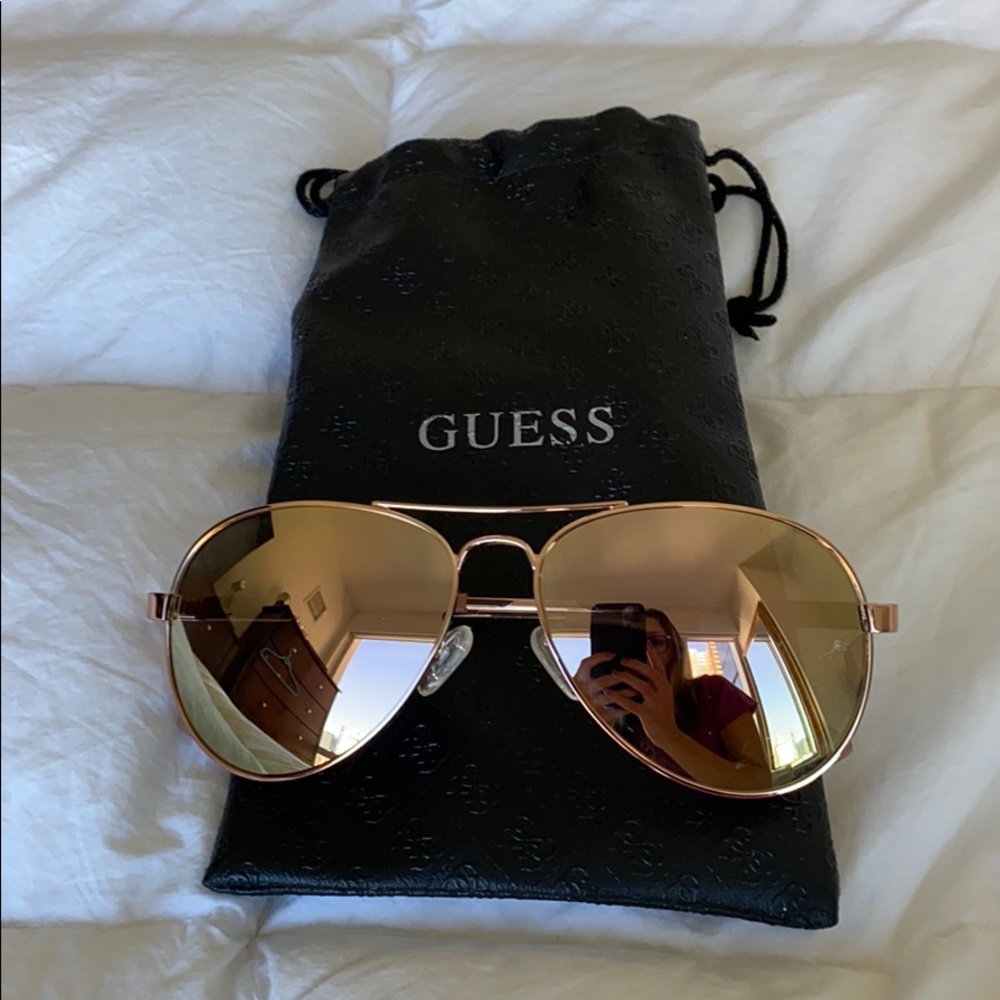 NWOT Guess Rose Gold Reflective Aviator Sunglasses